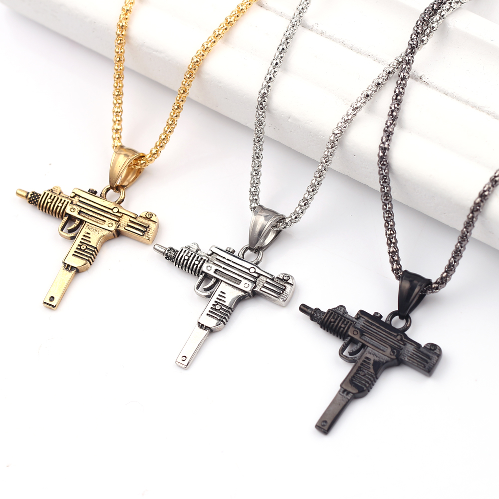 Collana con Ciondolo a Forma d - Mens Fashion Show recensione e prezzo