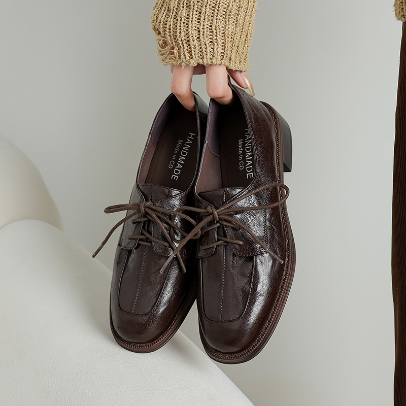 Scarpe da donna in pelle bovin - Oxford Shoes Brogue recensione e prezzo